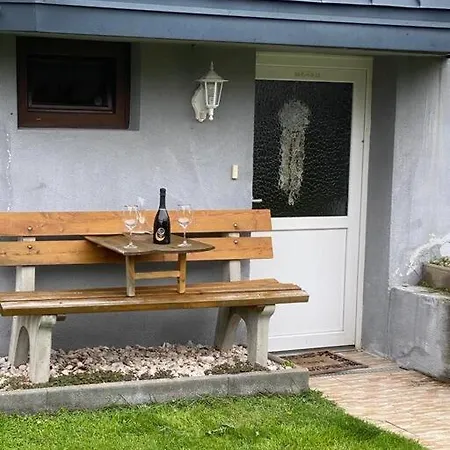 Gemuetliche Kleine Wohnung Mit Garten Unterburg  Exterior photo